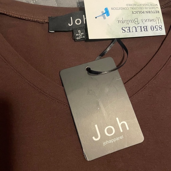 Joh apparel Kelly v-neck top chocolate brown - Picture 4 of 7